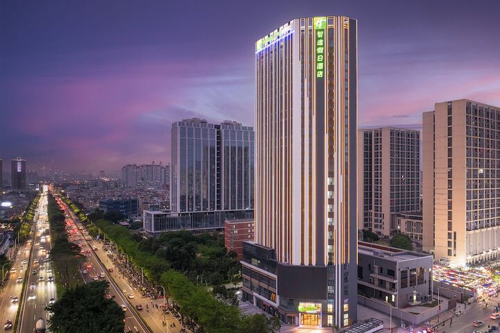 Exterior of Holiday Inn Express Guangzhou Panyu Dashi by IHG