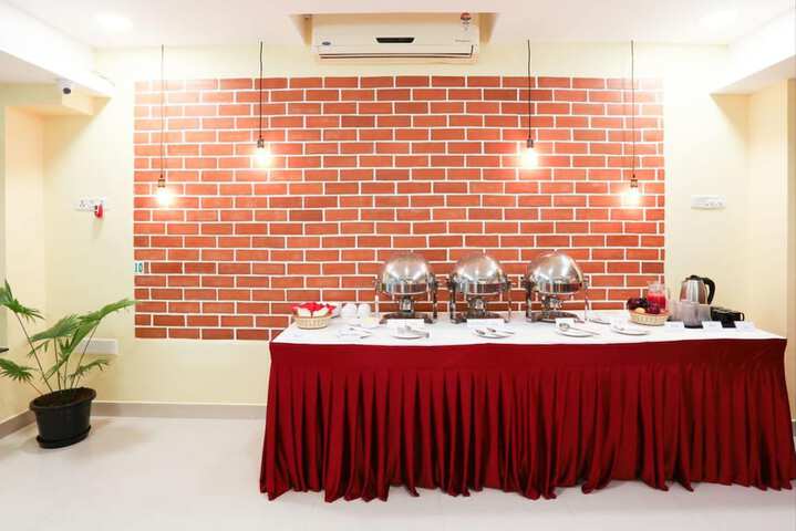 Dining 13 of 22