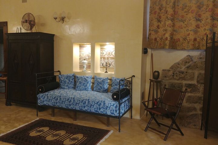 Room 46 of 96