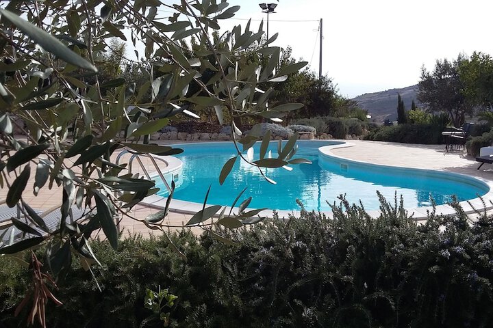 Pool 15 of 26