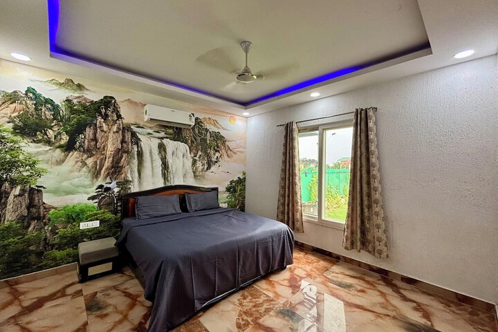 Room 3 of 30