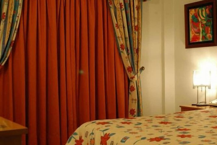 Room 6 of 52