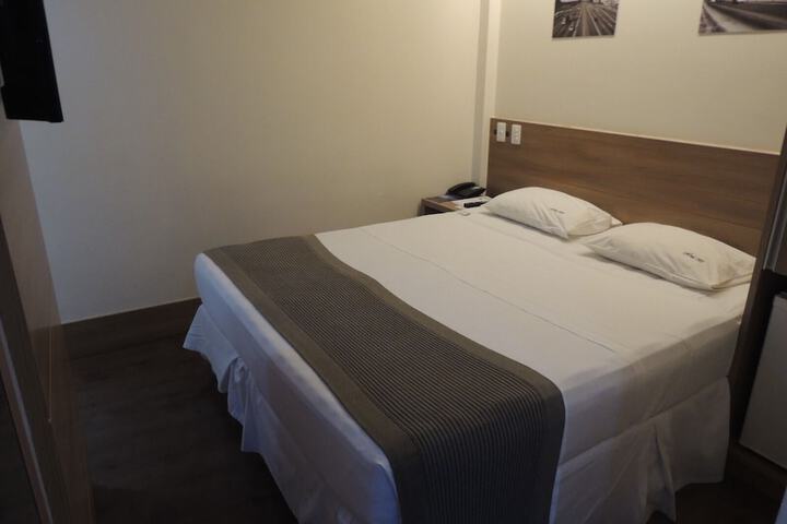 Room 10 of 22