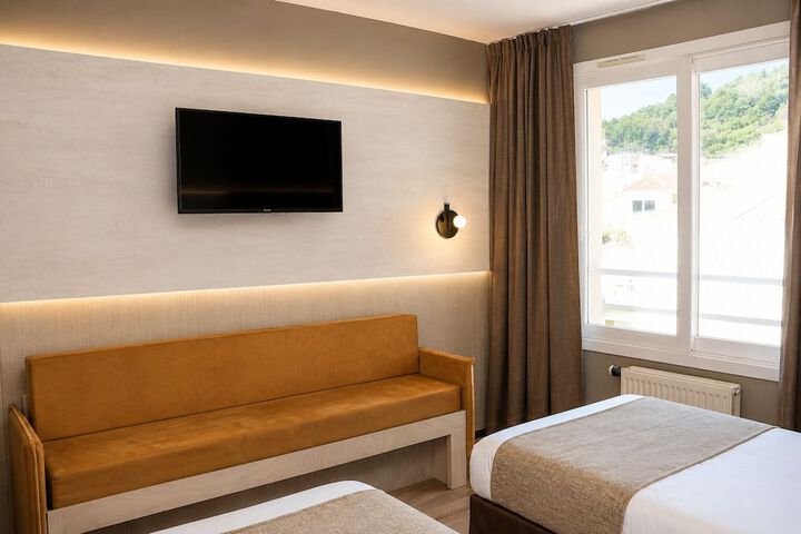Room 43 of 65