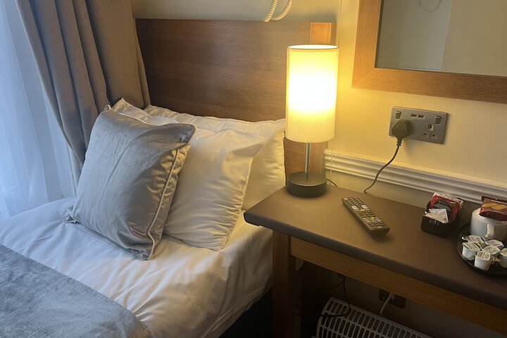 Room 17 of 43