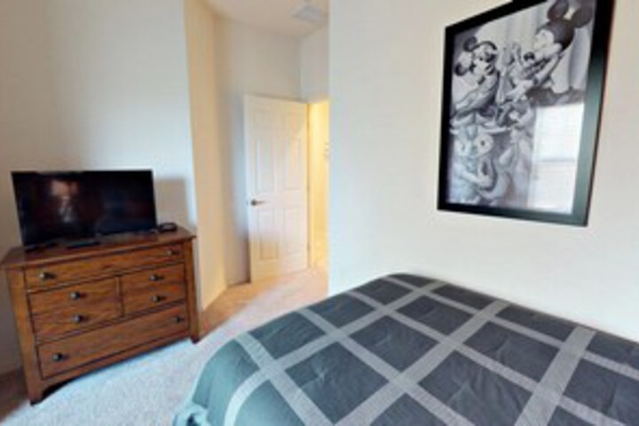Room 27 of 28