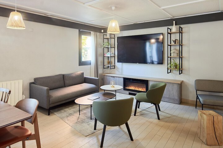 Guest Lobby