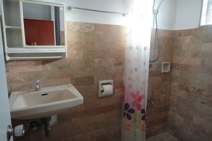 Room 7 of 8