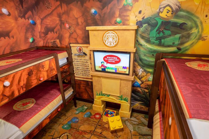 Room 17 of 54