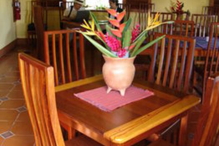 Dining 19 of 24