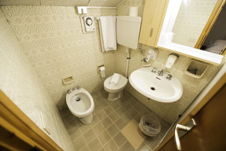Room 52 of 112