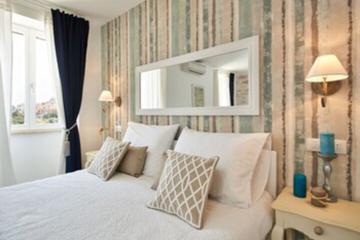Room 267 of 306