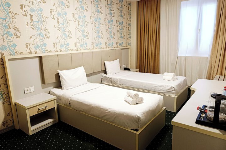 Room 27 of 72