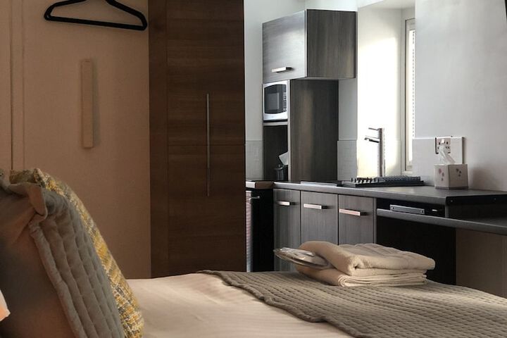 Room 14 of 27