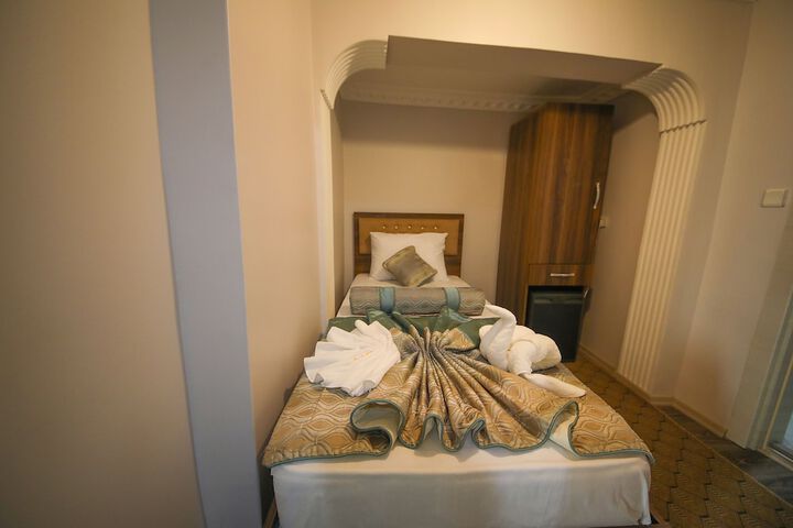Room 14 of 40