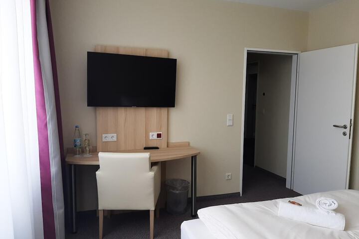 Room 17 of 39
