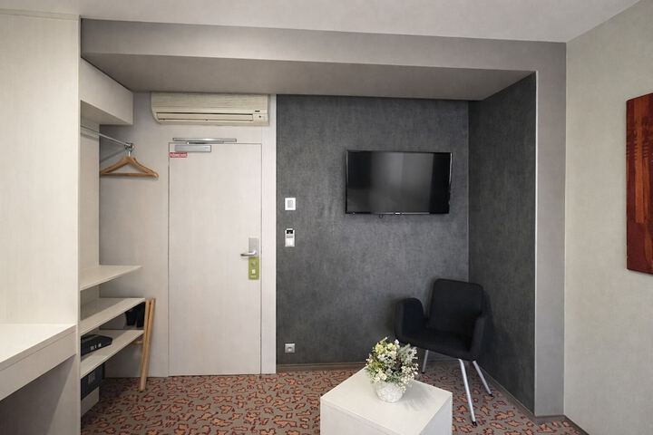 Room 54 of 96
