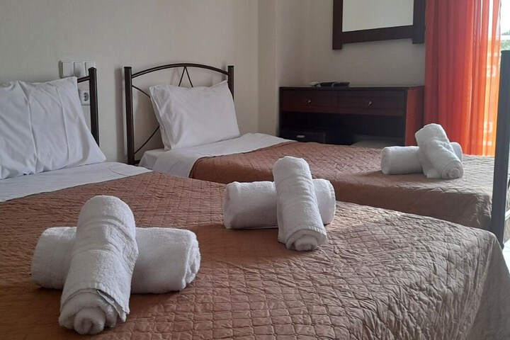 Room 7 of 34