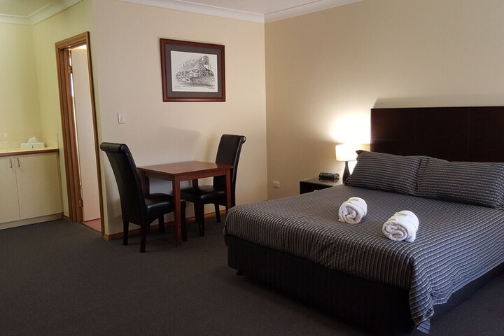 Room 10 of 37