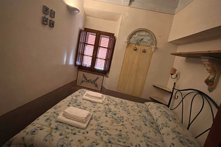 Room 16 of 42