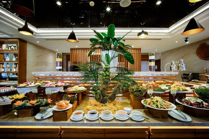 Dining 68 of 78