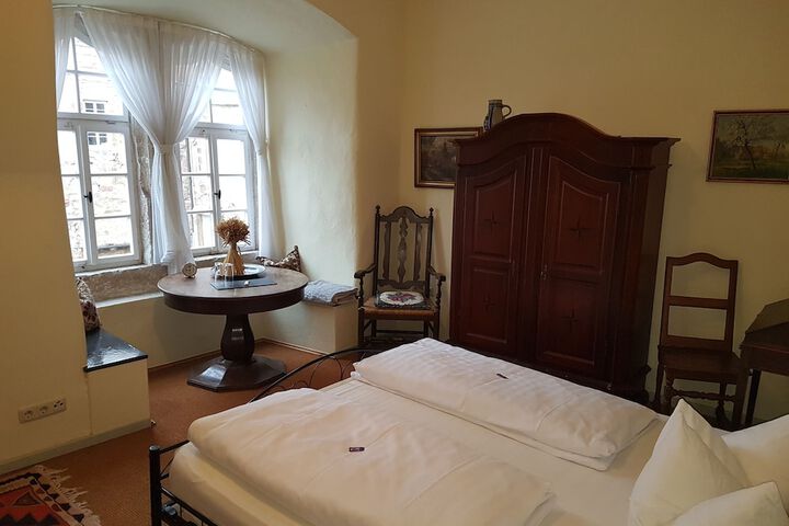 Room 35 of 80