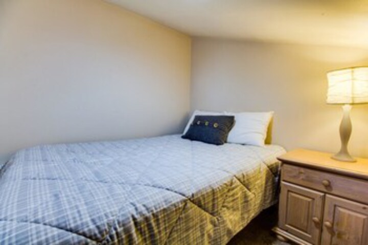 Room 30 of 33