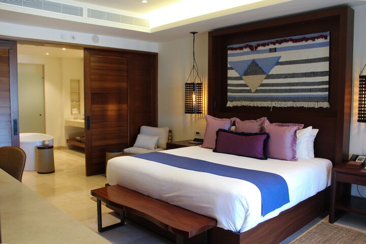 Room 16 of 93