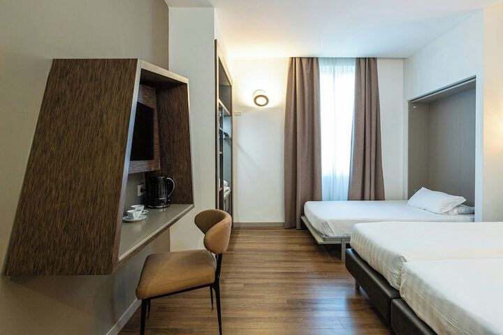 Room 35 of 65