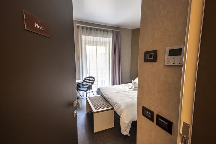 Room 6 of 41