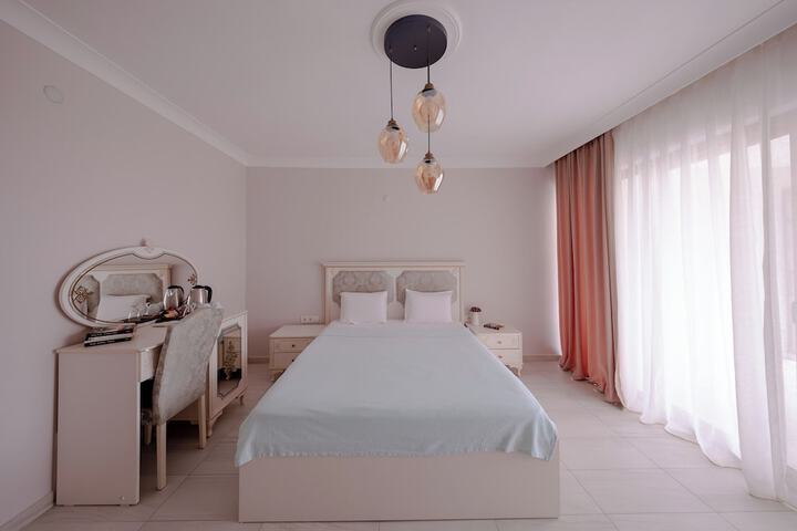 Room 9 of 48