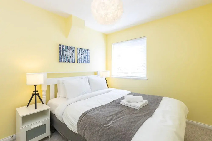Room 3 of 20