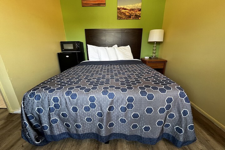 Room 16 of 39