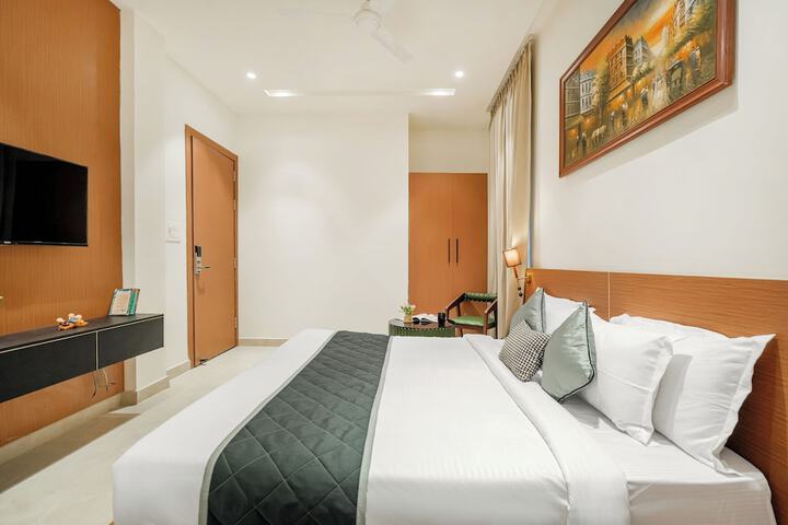 Room 9 of 17