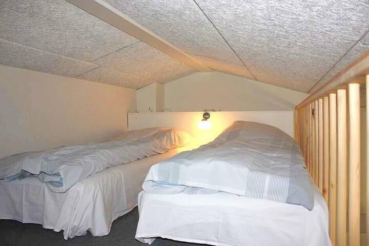 Room 15 of 36