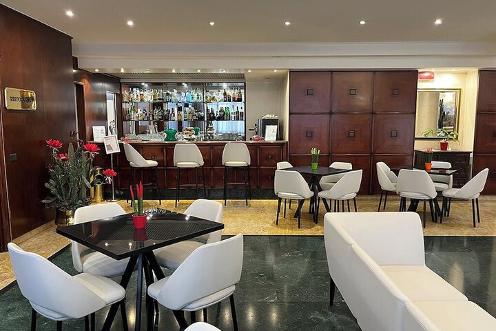 Entrance & Lobby