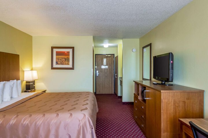 1 King Bed (7 of 12)