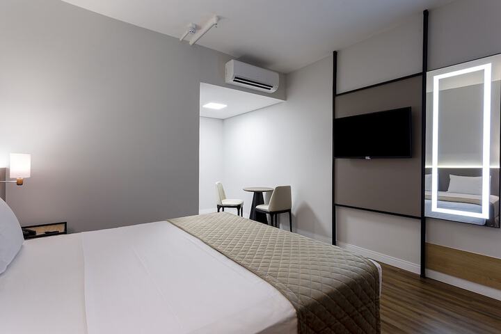 Room 8 of 70