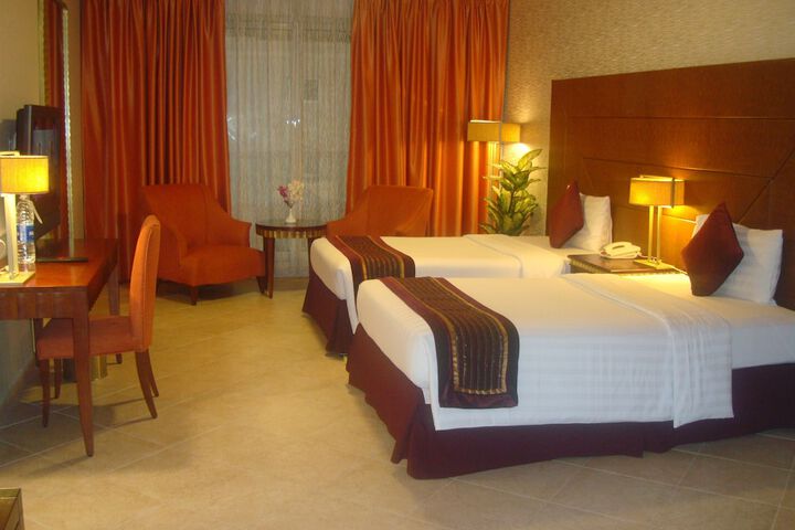 Room 11 of 39