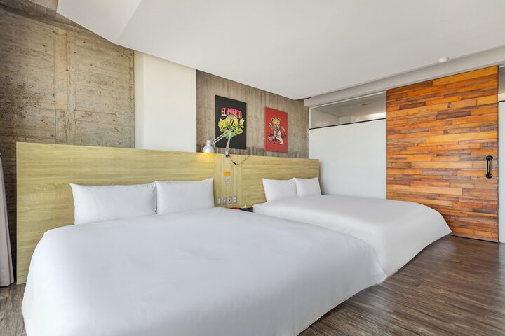 Room 25 of 201
