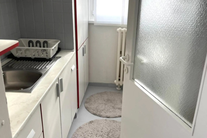 Room 9 of 14