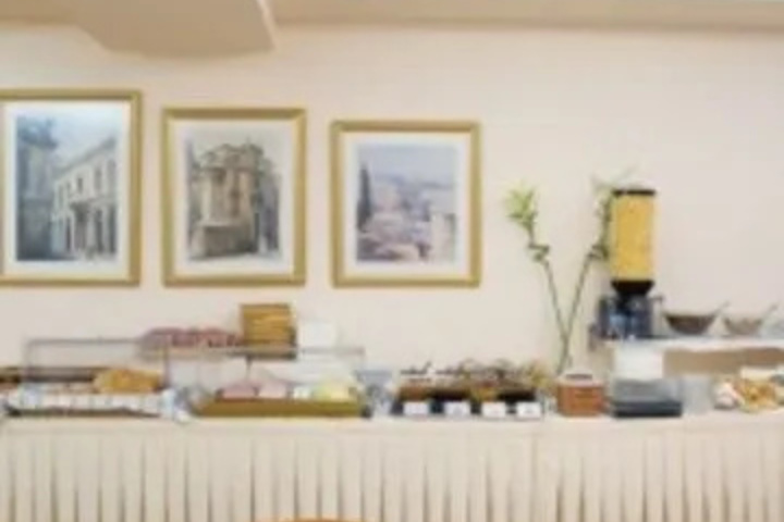 Avra Hotel