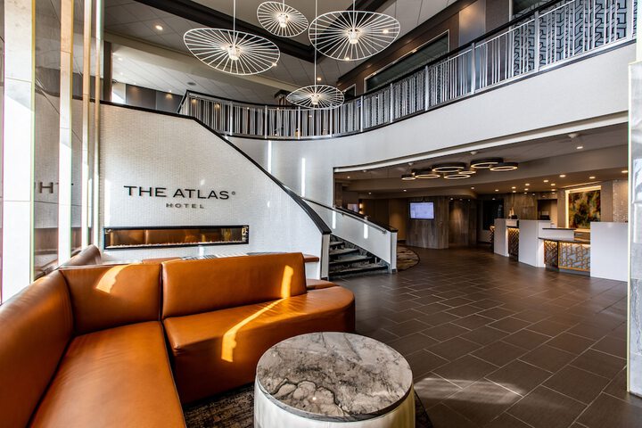 Entrance & Lobby