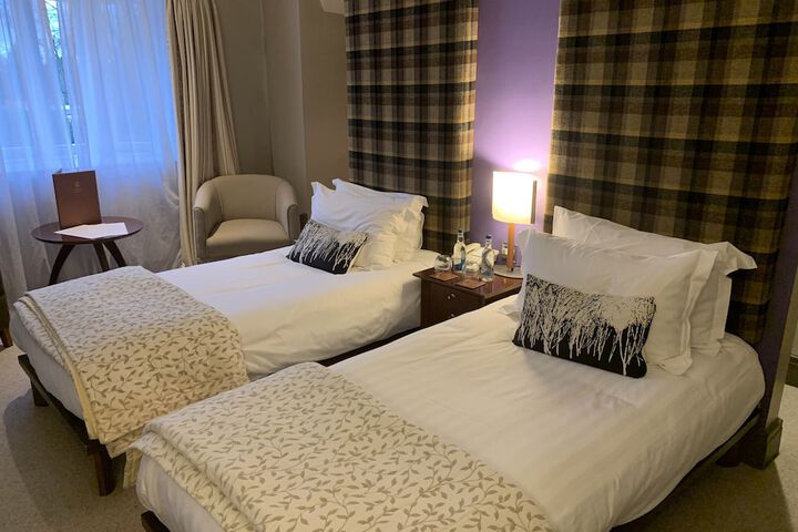 Room 15 of 37