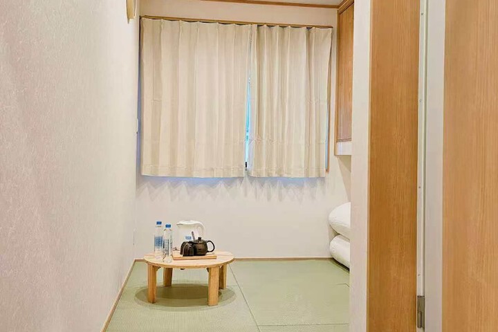 Room 18 of 47