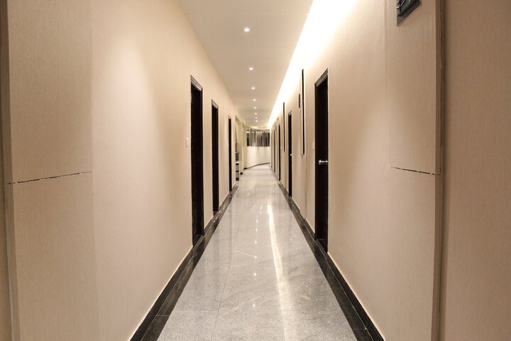Ballroom/Hall 39 of 48