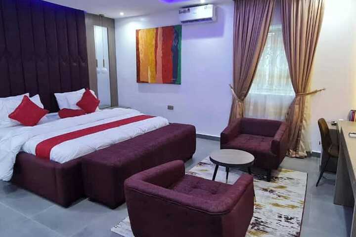Room 18 of 39