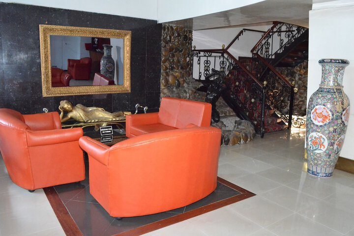 Room 12 of 18