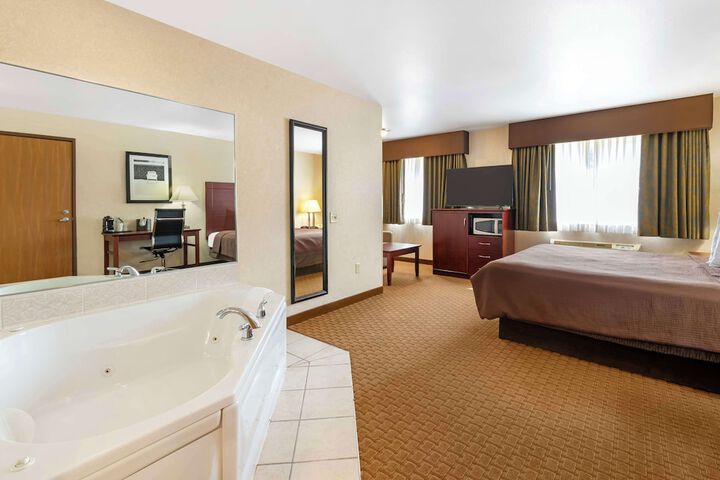 Room 4 of 36