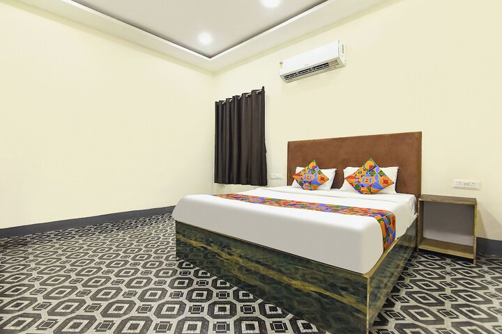 Room 15 of 27